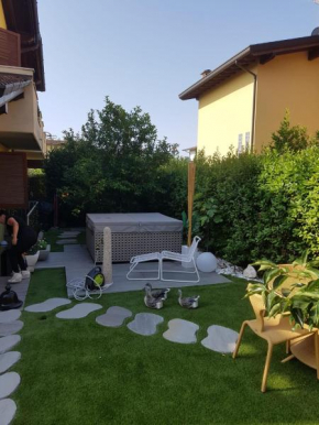 Duplex with private Garden & Jacuzzi